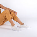 Tênis Casual Branco Couro Cadarço Elástico